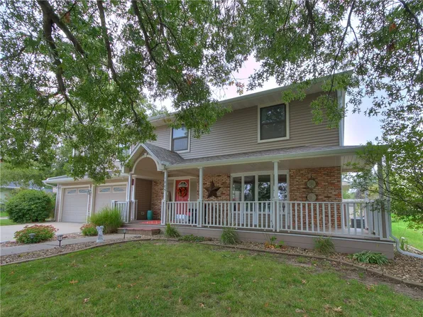 1805 Prairie St, Grinnell, IA 50112