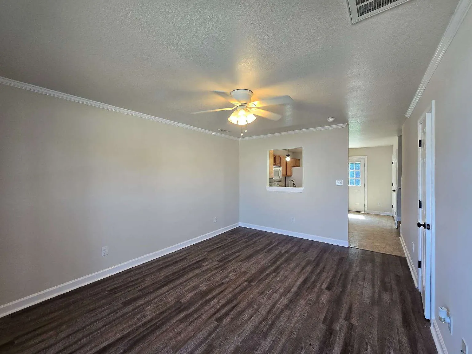 2 bed, 1.5 bath, $1,200 — Photo 3