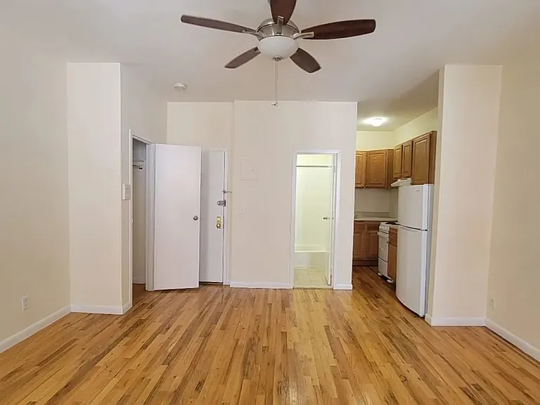 153 E 116th St #3R — Photo 1