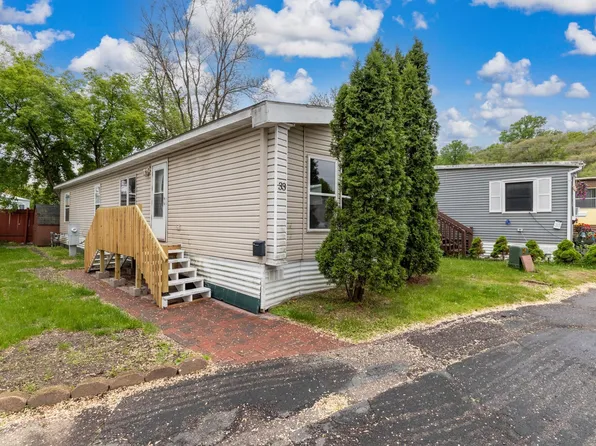 1403 Concord St S Trailer 33, South Saint Paul, MN 55075