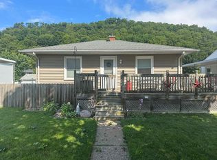 2405 Rhomberg Ave, Dubuque, IA 52001