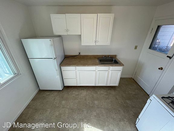 2nd image of 740 6th Ave APT C