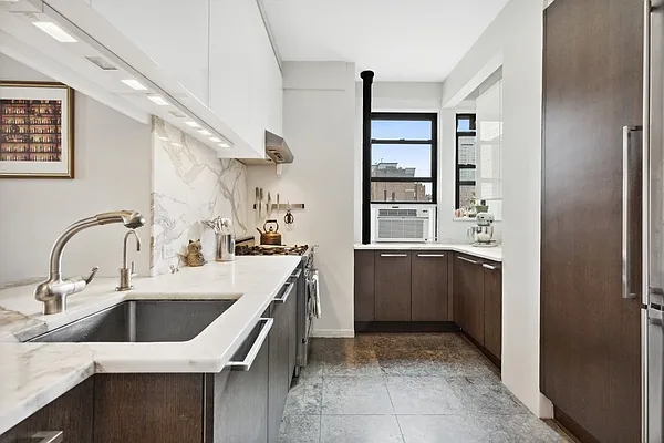 Sold by Compass | media 2