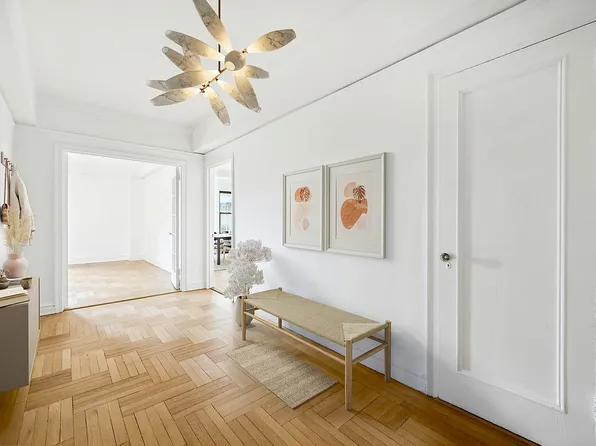 25 E 9th St APT 12A, New York, NY 10003