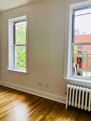 Rented by Warren T Real Estate Corp. | media 25