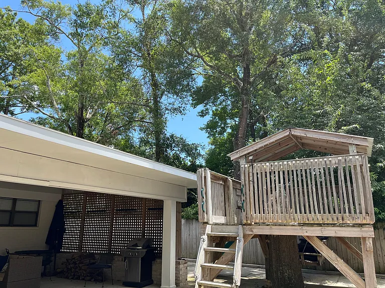 121 Spring Dr — Photo 27
