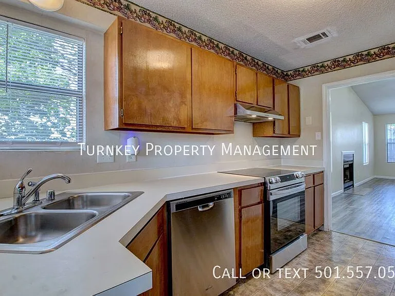 1 Shelby Rd — Photo 3