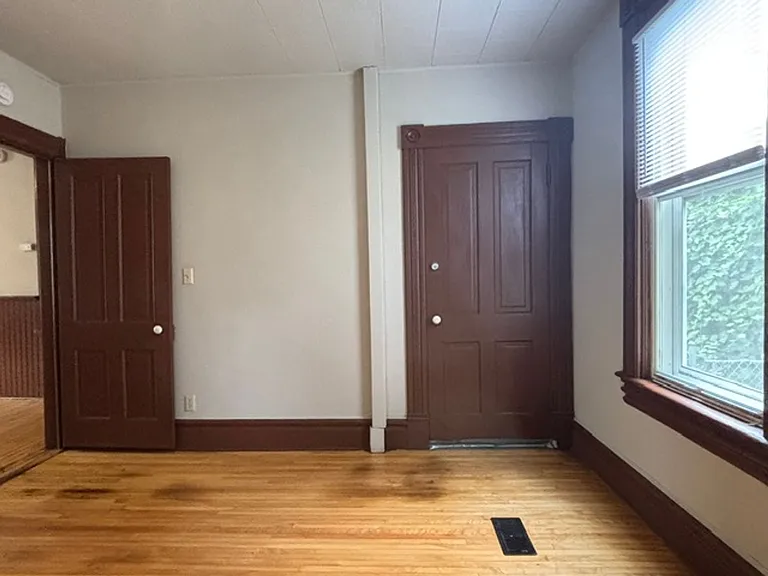 375 Erie Street — Photo 25