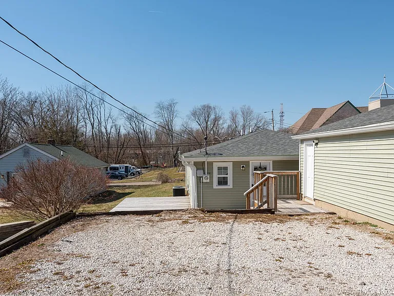 634 N Adams St — Photo 3