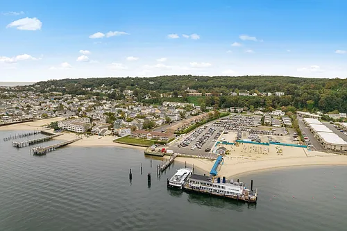 324 Shore Dr Photo 1