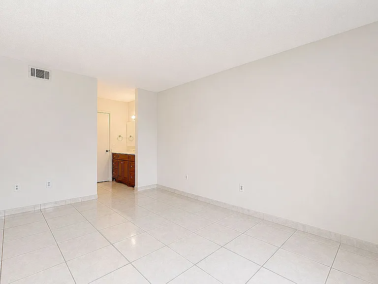 9732 Hammocks Blvd #102 — Photo 16