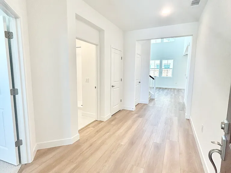 367 Glass Beach Dr — Photo 2