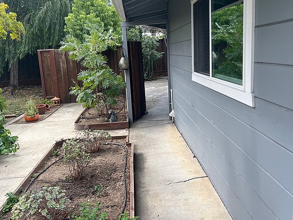 Entrance to gated area. For small pets and people to enjoy.