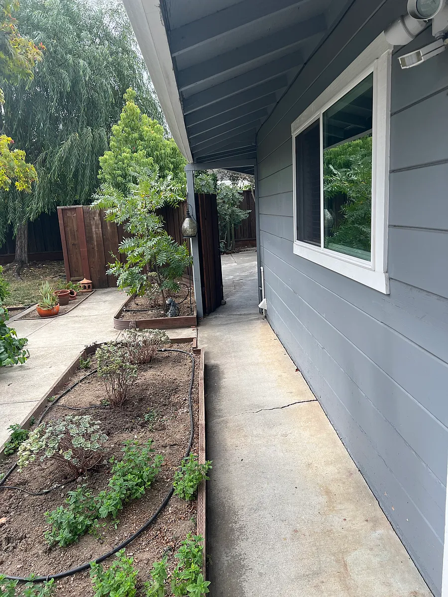 Entrance to gated area. For small pets and people to enjoy. - 4150 Williams Rd