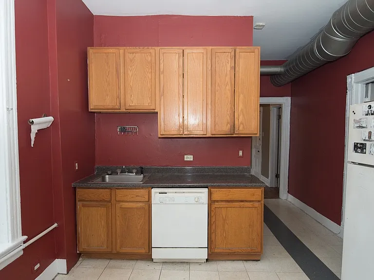 1058 N Rockwell St #F3 — Photo 3