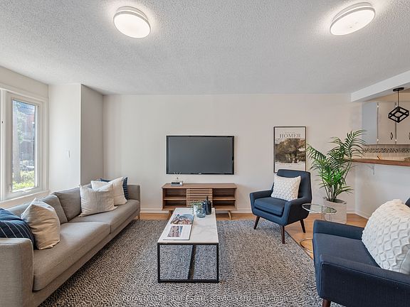 5th image of 346 Indian Road Cres