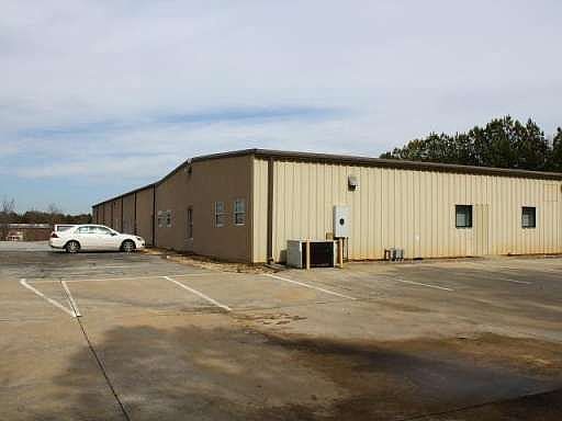 4th image of 2225 Centennial Dr