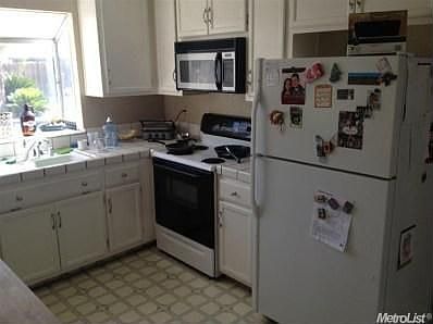 2nd image of 3700 Woodview Dr