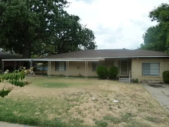 611 Judy Ln — Photo 1