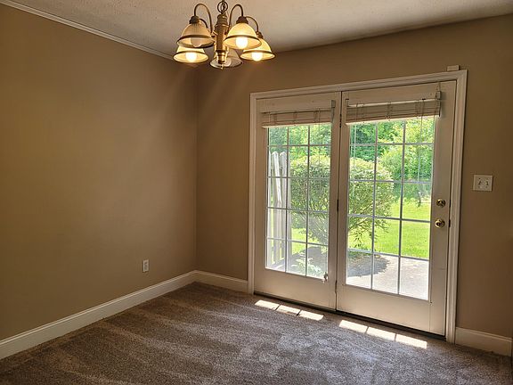4th image of 934 Ashton Pl