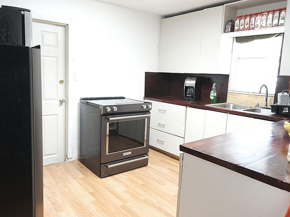 2nd image of 1617 Avenue E