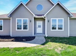 1800 SW Cemetery Rd, Oak Grove, MO 64075