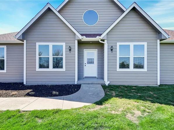 1800 SW Cemetery Rd, Oak Grove, MO 64075