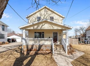 207 W Forest Ave, Neenah, WI 54956