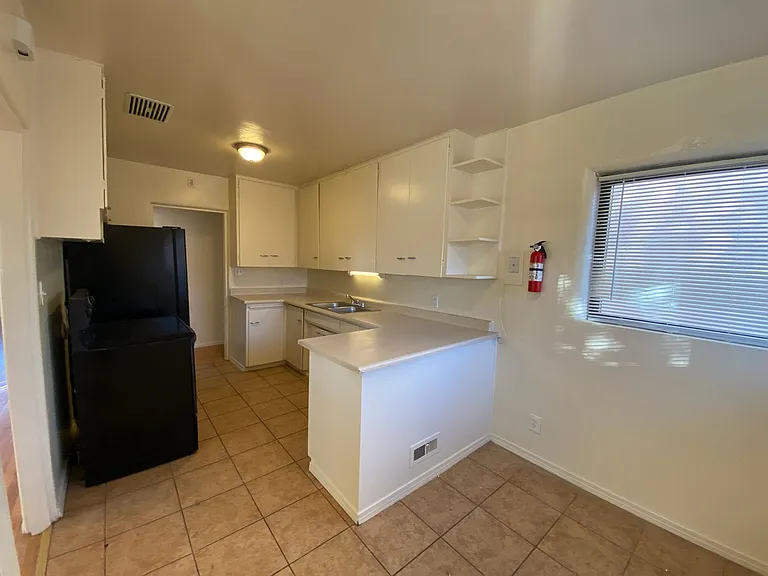 1200 Stanford Dr NE — Photo 20