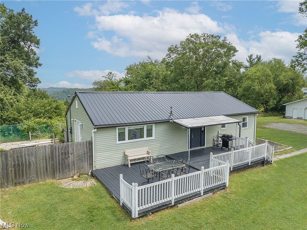 6577 Moravian Trail Rd SE, Uhrichsville, OH 44683 Zillow