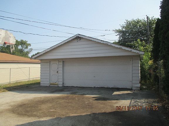 2nd image of 14423 S Bensley Ave