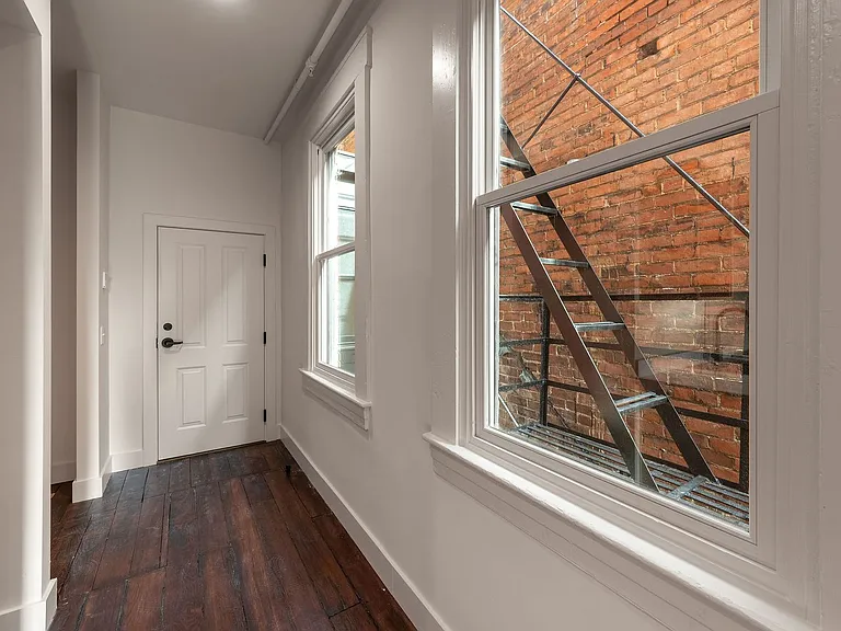 129-131 W Elder St — Photo 13