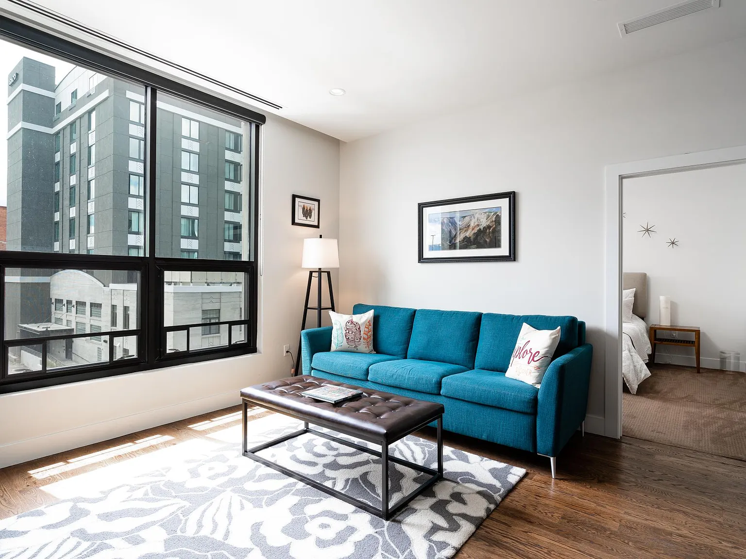 1 bed, 1.5 bath, 1007 sqft, $3,100 — Photo 3