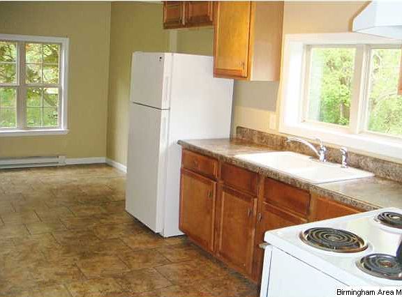 2nd image of 1052 Ethel Ln