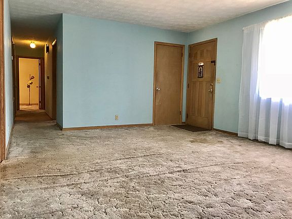 5th image of 165 Highland Park Cir