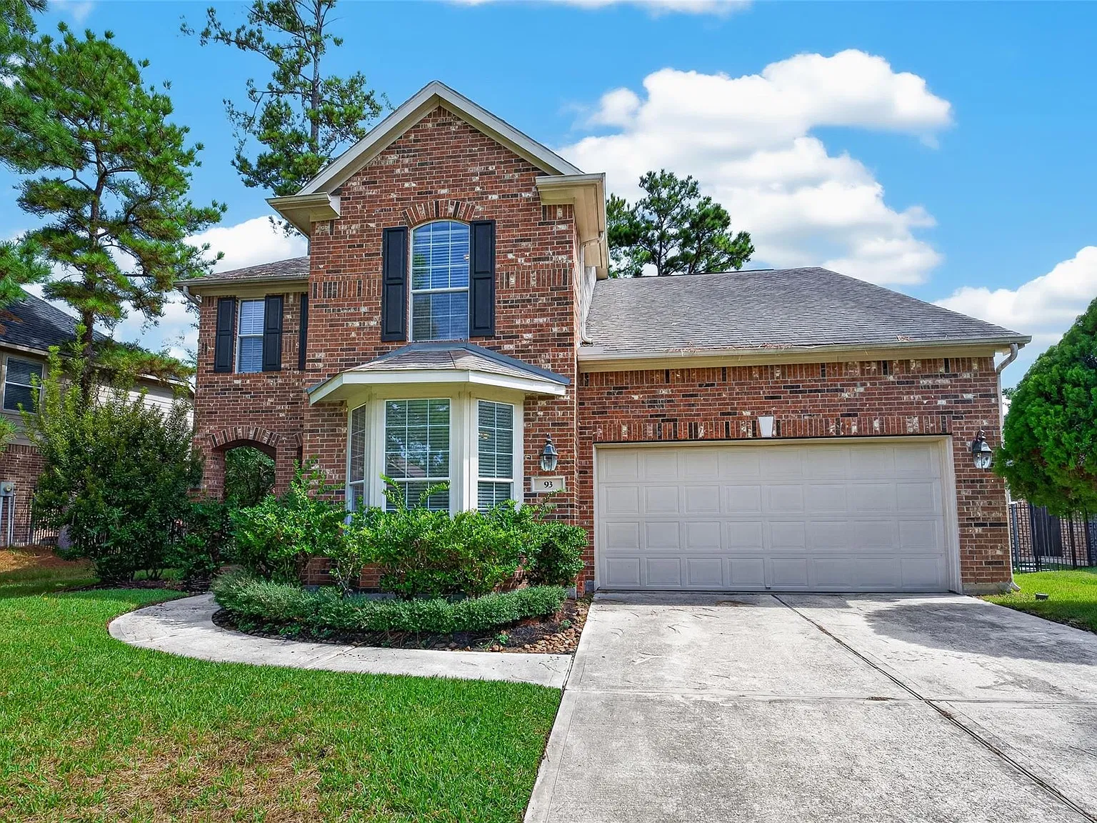 4 bed, 2.5 bath, 2571 sqft, $3,390 — Photo 1