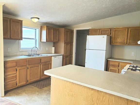 3rd image of 8601 Meadow Vista Dr