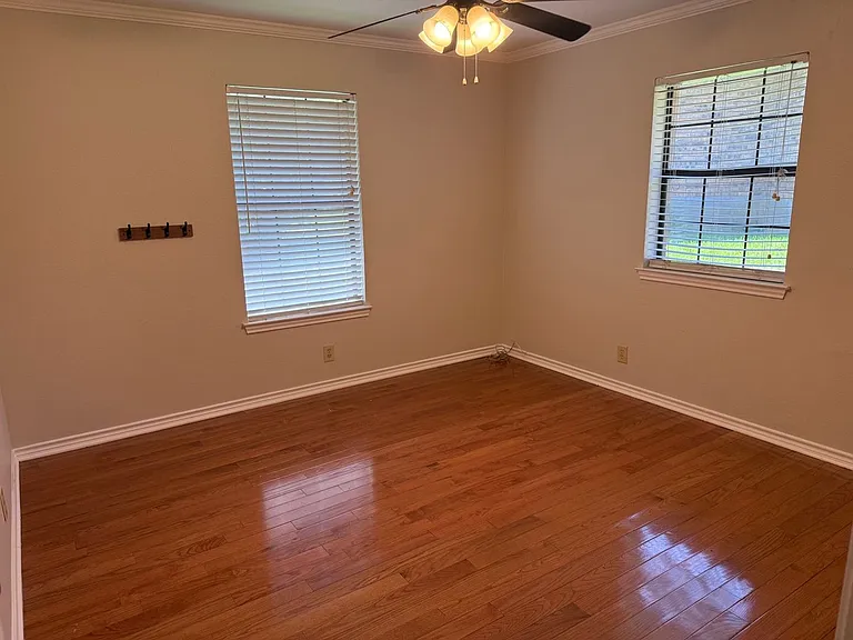 314 Trollinger St — Photo 9