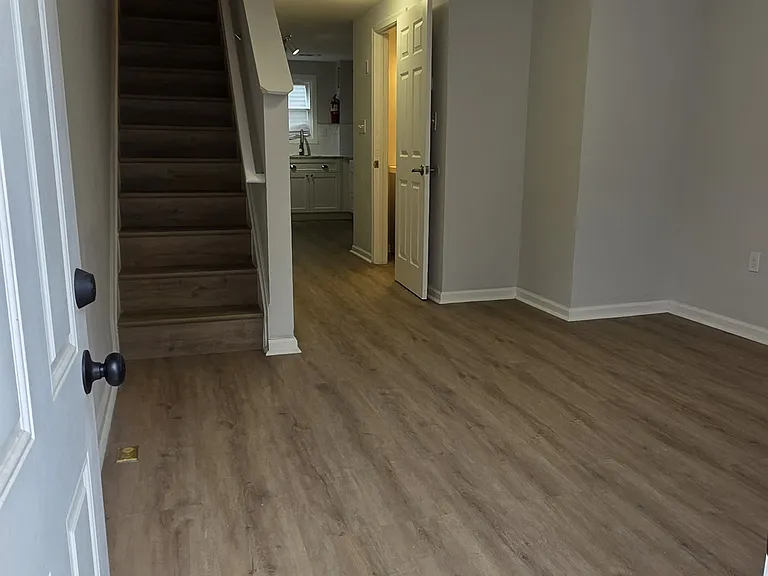 111 N Janney St — Photo 2