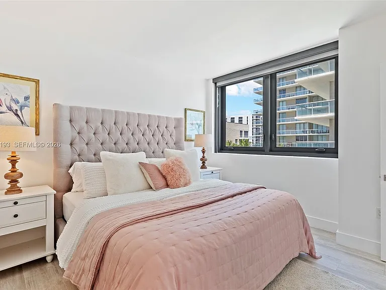 121 NE 34th St #1008 — Photo 13