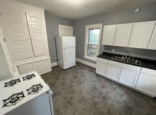 1051 6th St, Beloit, WI 53511