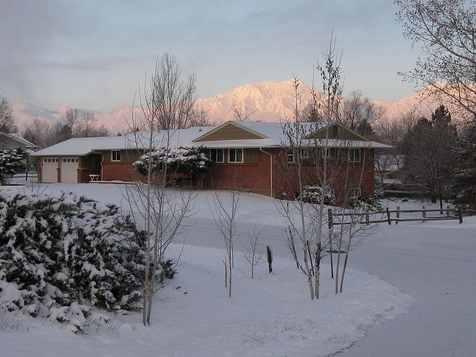 2nd image of 981 Ravenwood Rd