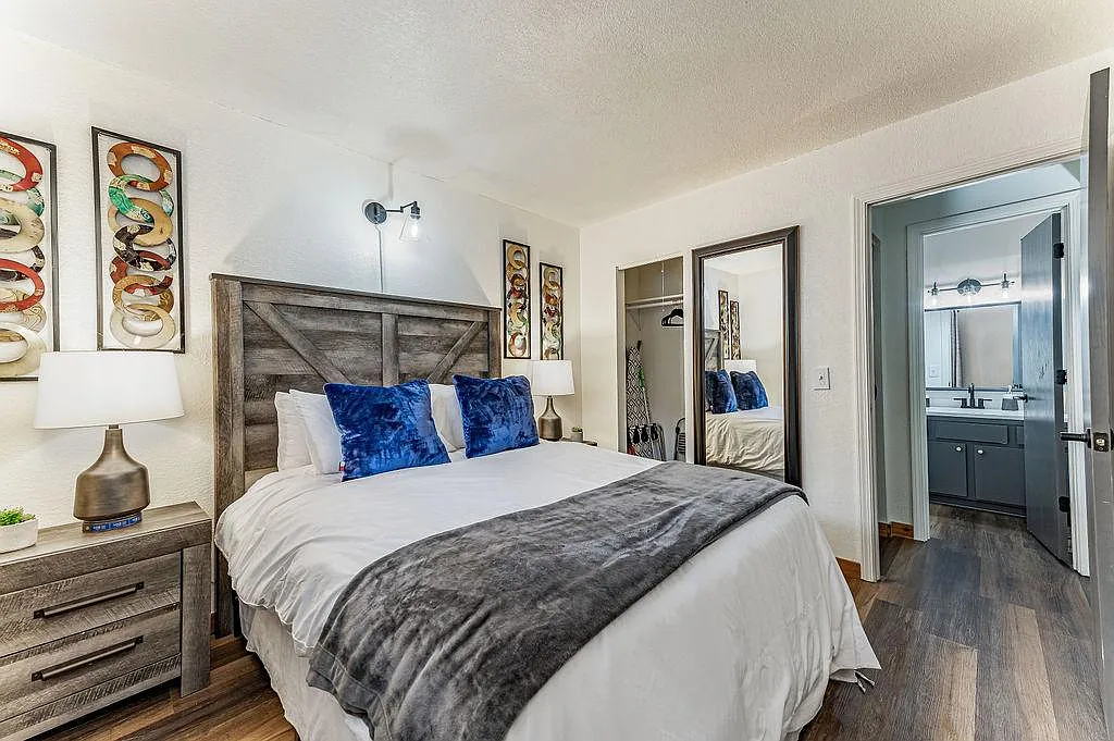 1 bed, 450 sqft, $1,599 — Photo 1