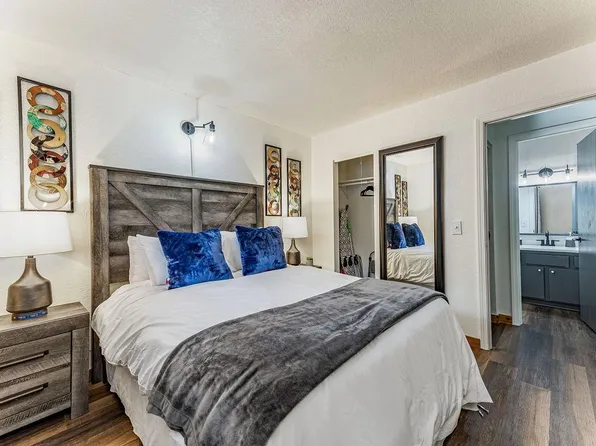 338 N Lorraine Ave #107, Wichita, KS 67214