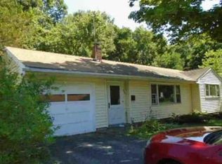 35 Village Dr, Saugerties, NY 12477