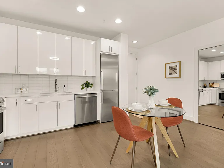 1500 Pennsylvania Ave SE #305 — Photo 2