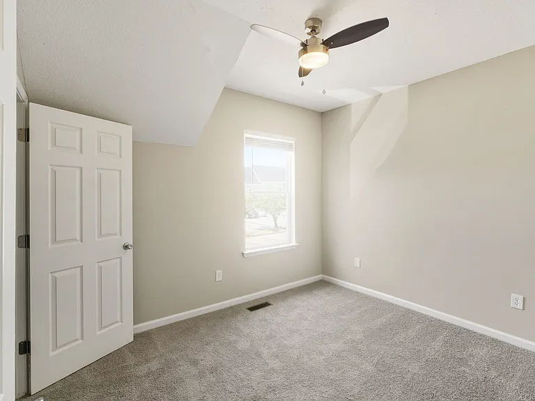 Latitude 30 Apartments — Photo 15