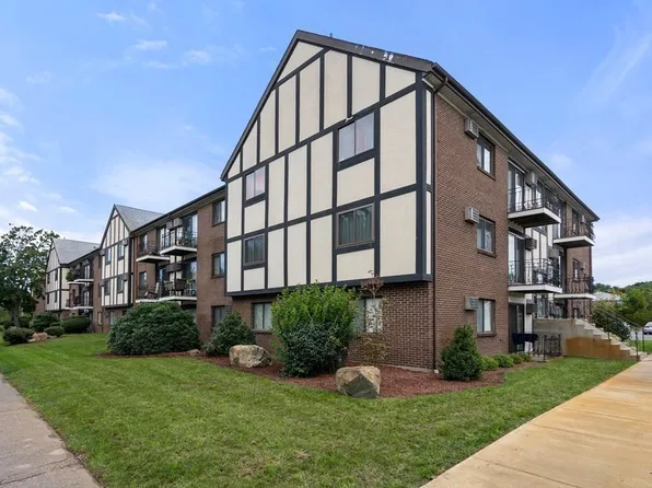 151 Bittersweet Ln APT 215, Randolph, MA 02368