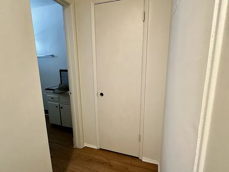 340 N Isabel St — Photo 14