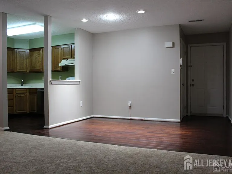 5219 Ravens Crest Dr — Photo 3